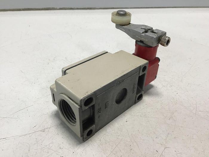 Used OMRON Limit Switch D4B-2111 #122003