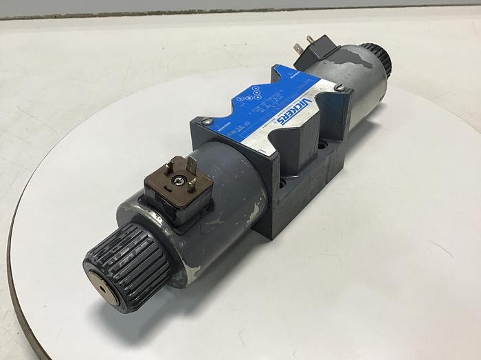 Used VICKERS Valve DC4V52CJMUH620 Used #145437