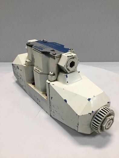 Used VICKERS Directional Control Valve DG4V-5-2C-M-P7L-H-6-30 #96922