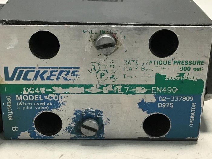 Used VICKERS Valve DG4V3S22AMUHL760EN490 Used