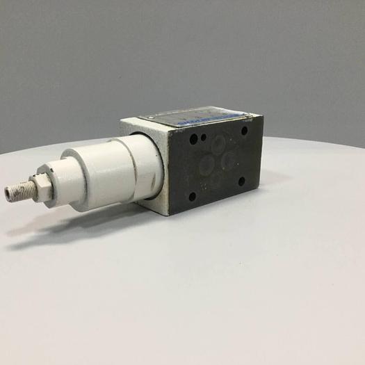 Used VICKERS Tokimec Valve DGMRI3PPBW40J #94135