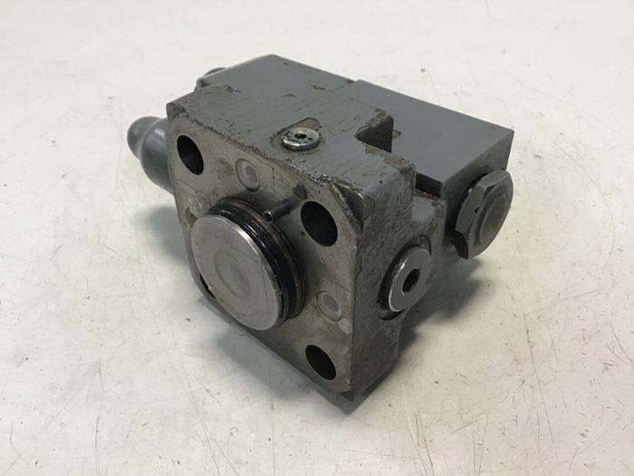 Used VICKERS Valves DG4V-3-2AL-M-U-HL7-60 Used