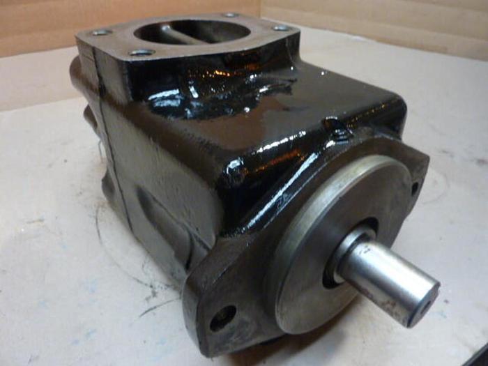 Used VICKERS Hydraulic Vane Pump 4520V60A81 USED