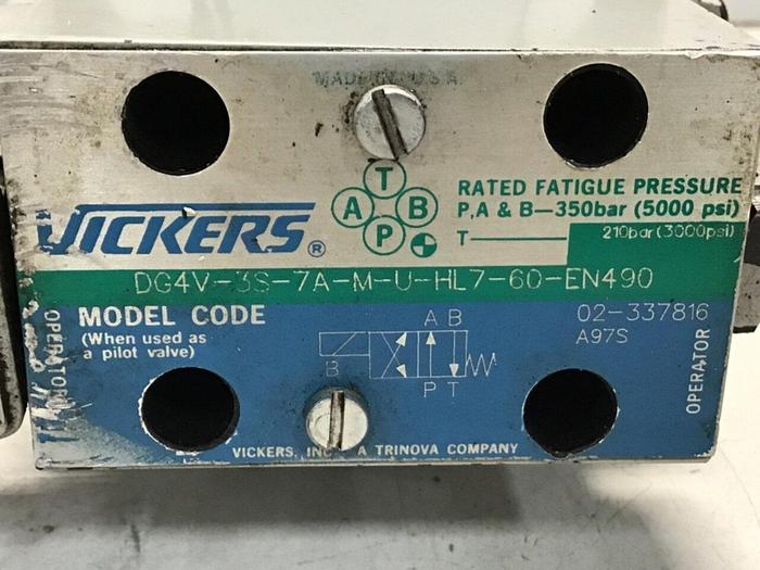 Used VICKERS Valve DG4V-3S-7A-M-U-HL7-60-EN490 Used