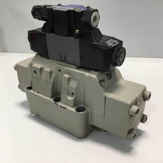 Used VICKERS Directional Valve DG4V-3-6C-M-P2-T-7-50 #92340