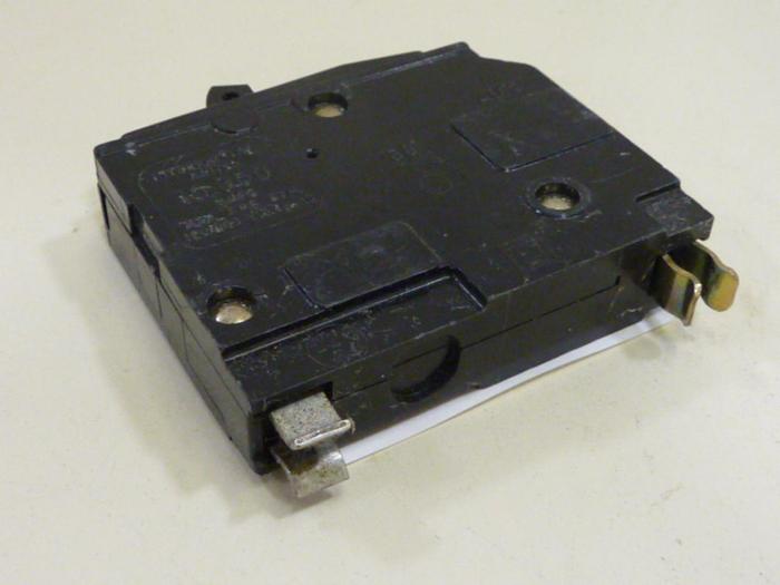 Used SQUARE D 20 Amp Circuit Breaker QO120 #57216