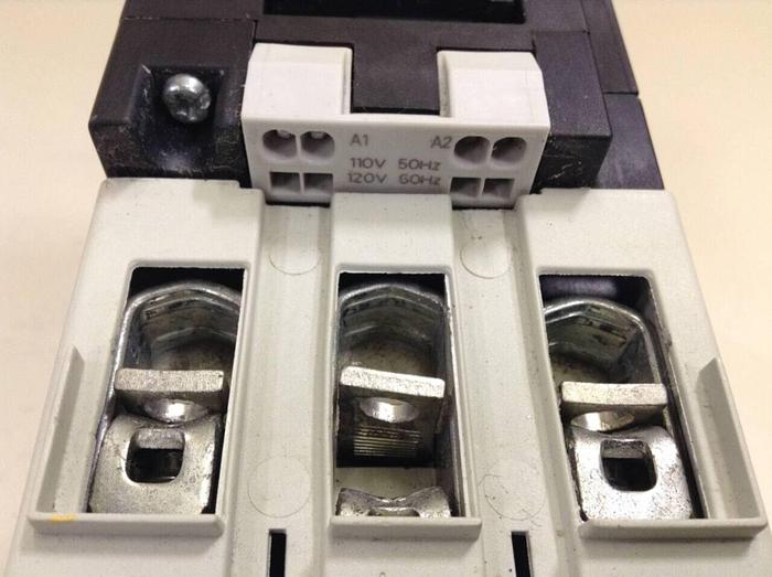 Used SIEMENS Contactor 3RT1 045-3AK60 USED