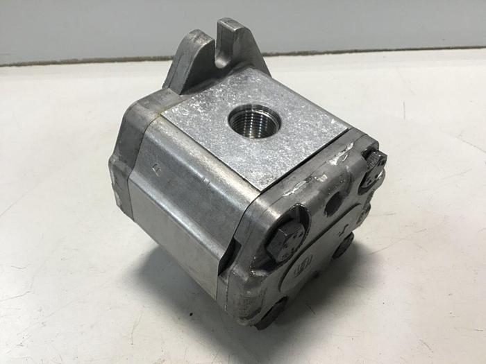 Used REXROTH Hydraulic Gear Pump SNP2/11 D C106/3M #133283