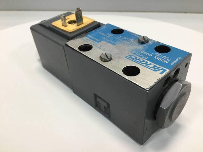 Used VICKERS Valves DG4V-3-2AL-M-U-HL7-60 #98840