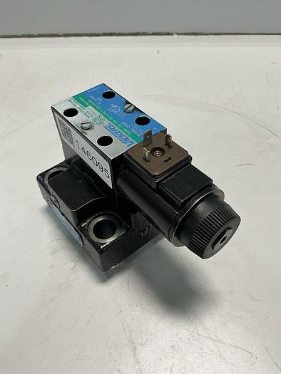 Used VICKERS DG4V-3S-7A-M-U-HL7-60-EN490