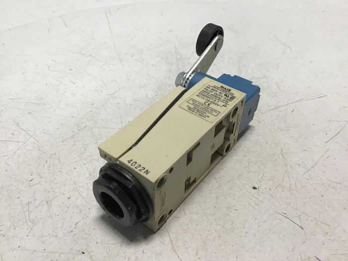 Used NAIS Rolled Arm Limit Switch AZD1004T03 #122063