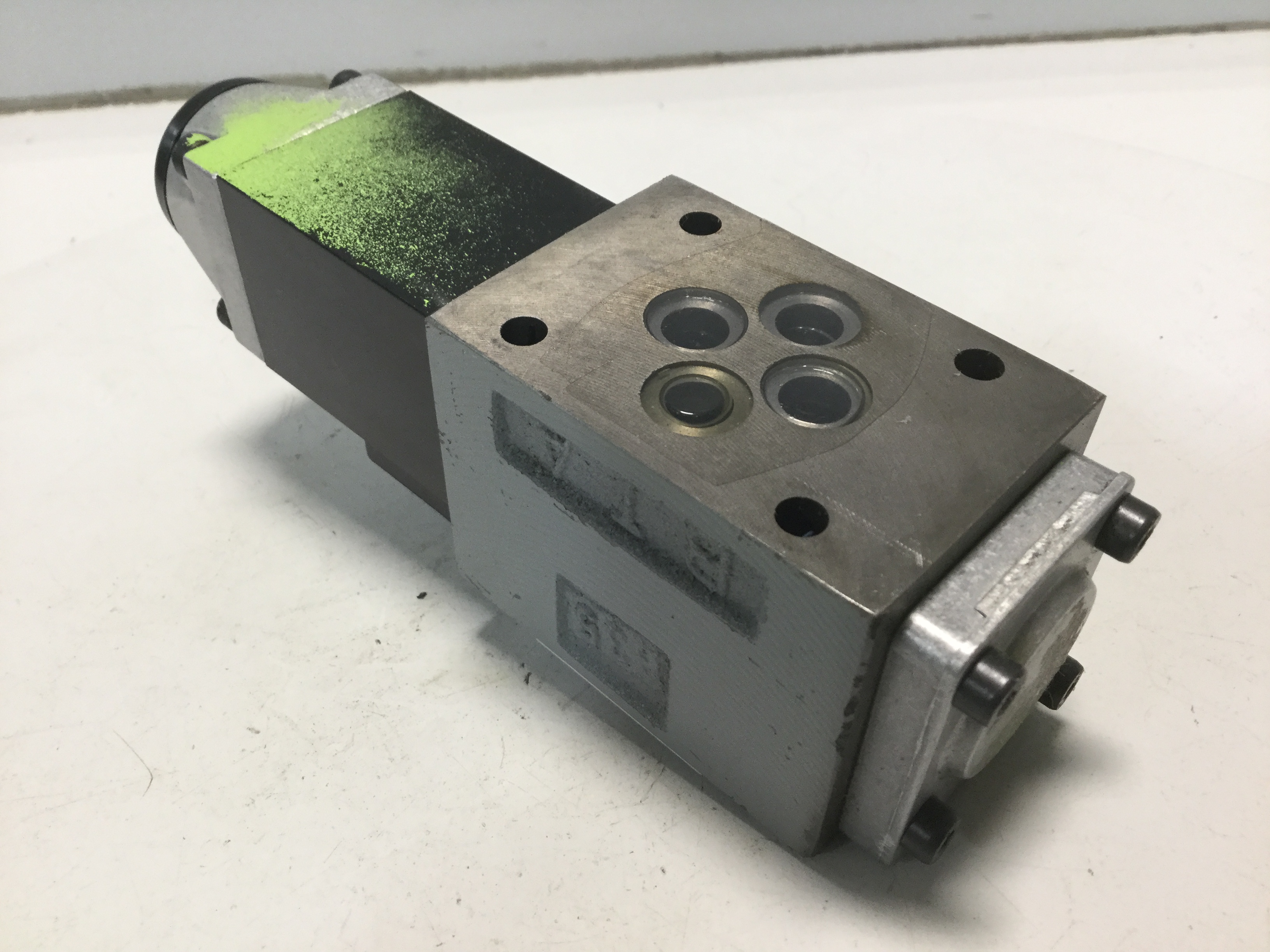 Used REXROTH Valve 3WE6A51AG24NZ4V Used