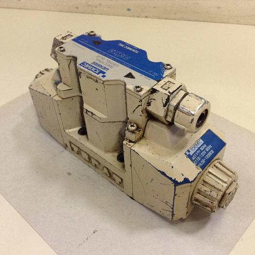 Used VICKERS Tokimec Directional Control Valve DG4V53CMP-B640 #77574