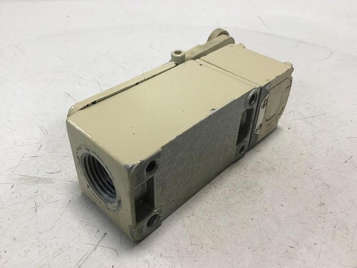 Used TELEMECANIQUE Lox-Switch C2JK05 #121802