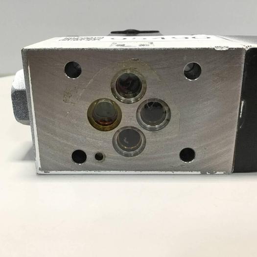 Used VICKERS Directional Control Valve DG4V32AMP7H750 #95490