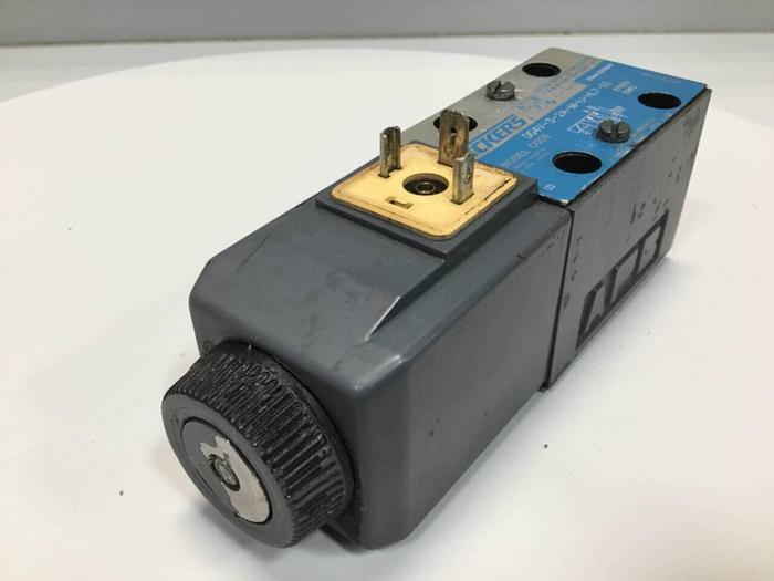 Used VICKERS Solenoid Valve DG4V32AMUHL760 Used