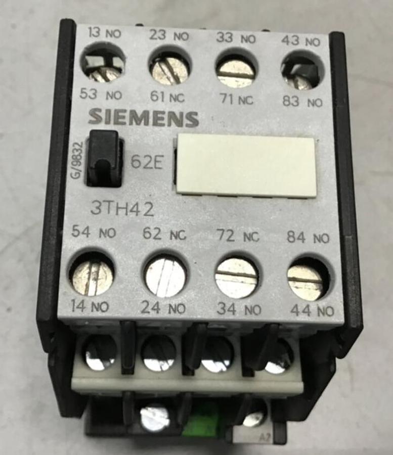 Used SIEMENS Contactor Relay 3TH4262-0A USED