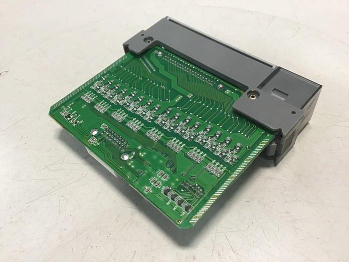 Used ALLEN BRADLEY Output Module 1746-OB32 SER D Used