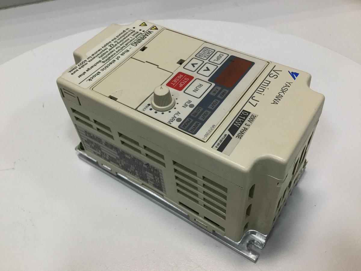 Used YASKAWA VS Mini J7 Inverter CIMR-J7AA20P1 USED