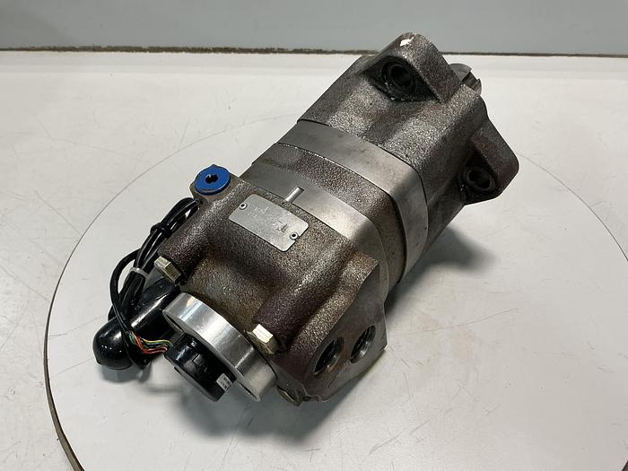 Used CHAR-LYNN 2TH08AS2S-E