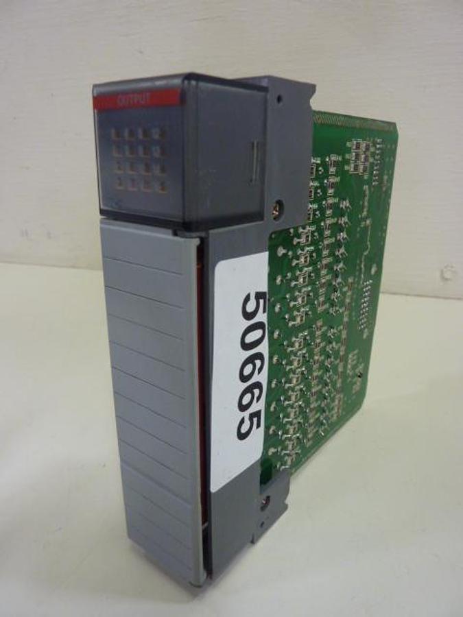Used ALLEN BRADLEY Output Module 1746-OA16 SER D Used