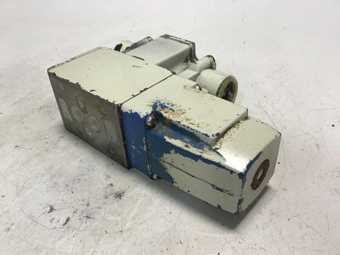 Used VICKERS Valve DG4V32APLT10JAS330 #138069