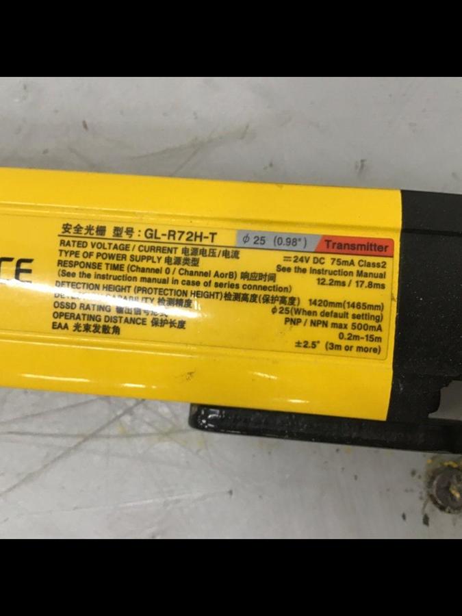 Used KEYENCE CORP Light Curtain GL-R72H-T USED