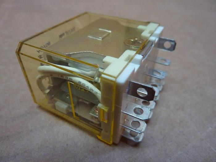 Used IDEC Relay RH4B-U #27566 DNL SCRAPPED