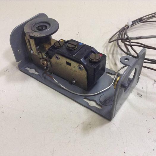 Used JOHNSON CONTROLS Temperature Control A19ABC-24 #85053