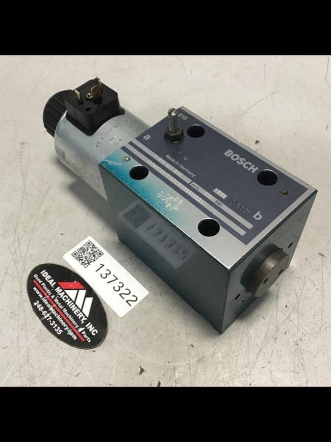 Used BOSCH Hydraulic Valve 0 810 001 830 Used #137322