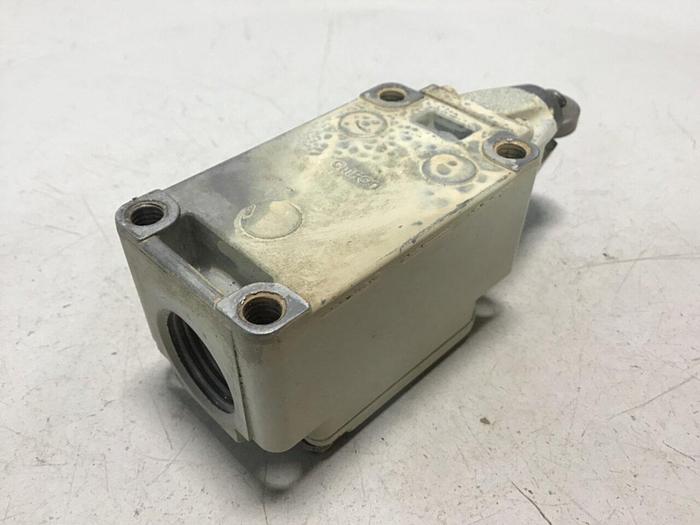 Used OMRON Limit Switch WLD2-TH #121627