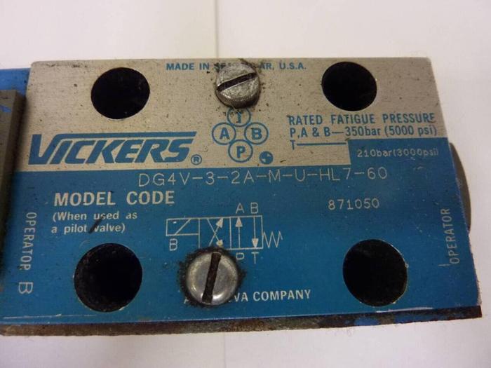 Used VICKERS Solenoid Valve DG4V32AMUHL760 Used