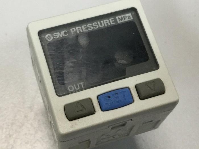 Used SMC Pressure Switch ISE30-01-25-M #103984