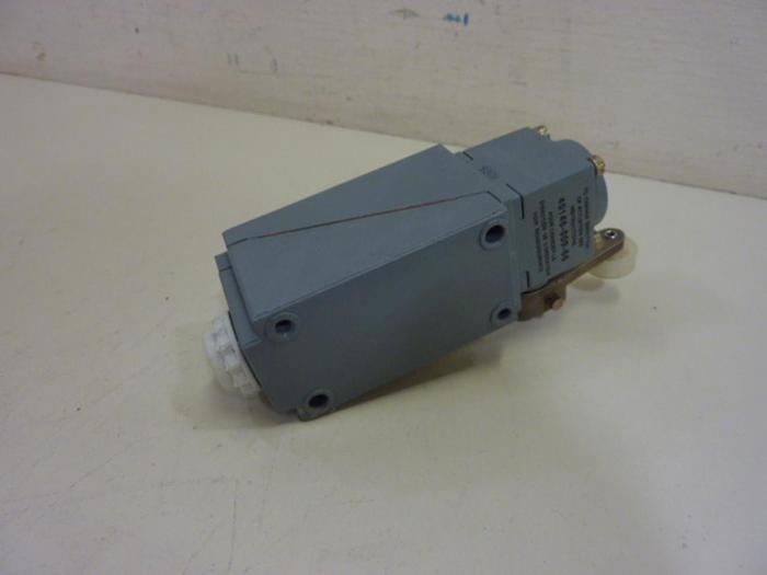 Used ALLEN BRADLEY Oiltight Limit Switch 802T-APV SER F USED #57595