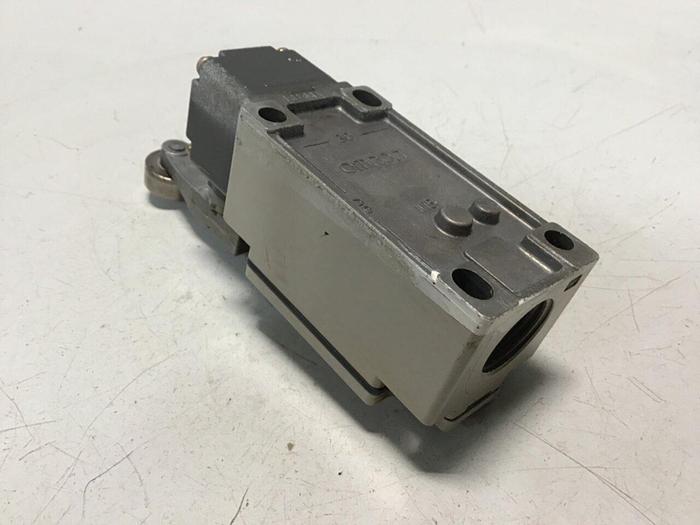 Used OMRON Limit Switch D4B-2115N-R #121503