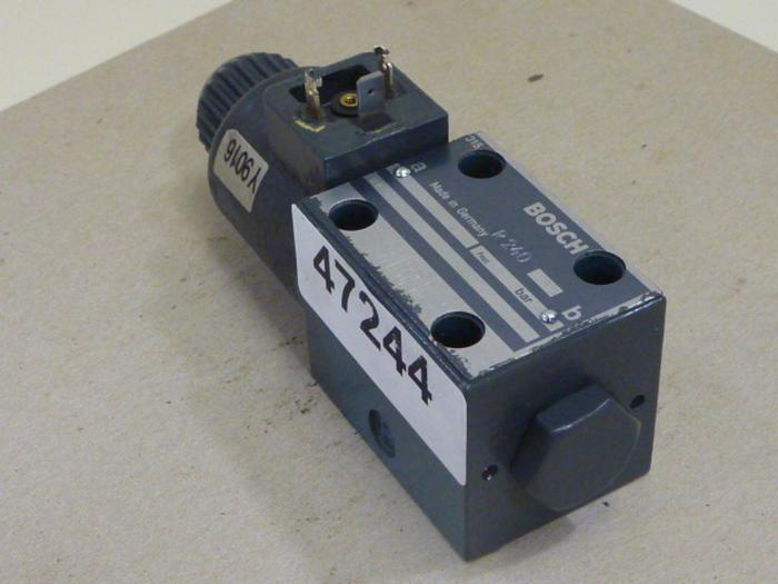 Used BOSCH Directional Valve 0 810 091 227 #47244