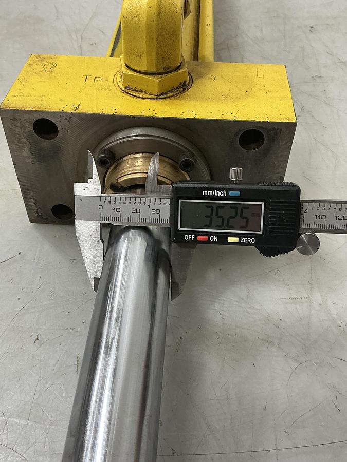 Used PARKER 02.50 CJJ-2HTS33A 22.375