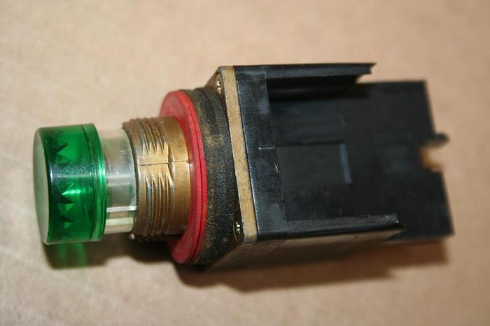 Used ALLEN BRADLEY Push Button 800MR-Q24 GREEN Used