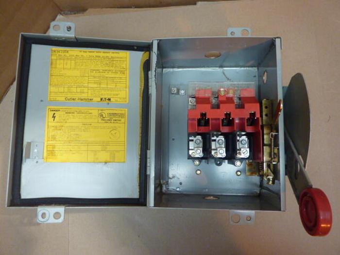 Used CUTLER HAMMER 30 Amp Safety Disconnect Switch DH361UDK #36051