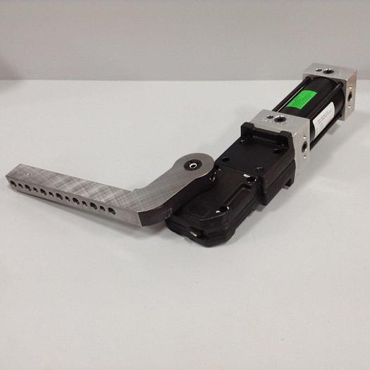 Used DESTACO Pneumatic Hold Clamp 994MAL-035M-90A-118-33 #90103