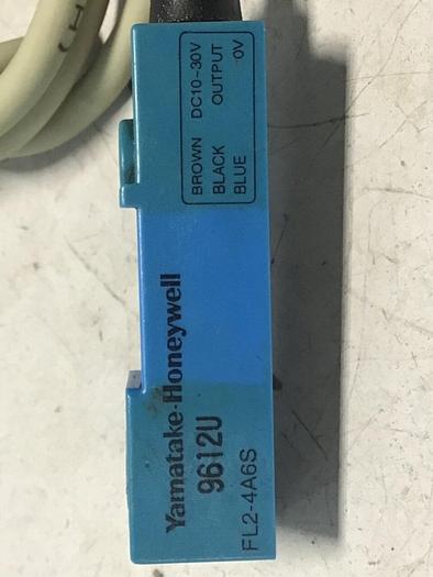 Used YAMATAKE Proximity Switch FL2-4A6S #128201