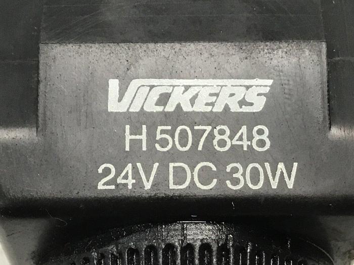 Used VICKERS Valve DG4V-3S-2C-M-U-H5-60 #130772