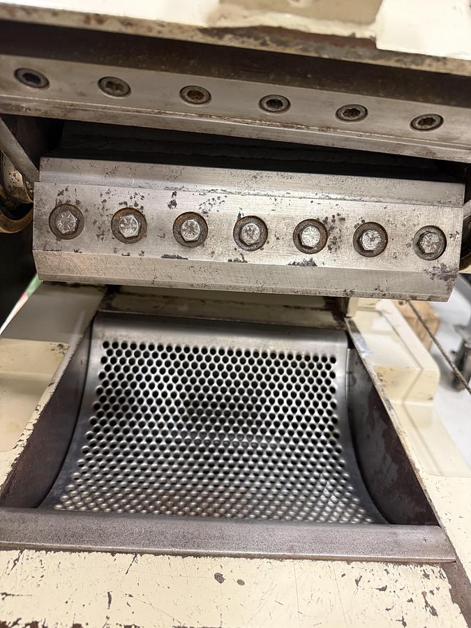 Used NELMOR G1012P1 Grinder Granulator Plastic USED #152640 needs to be cleaned