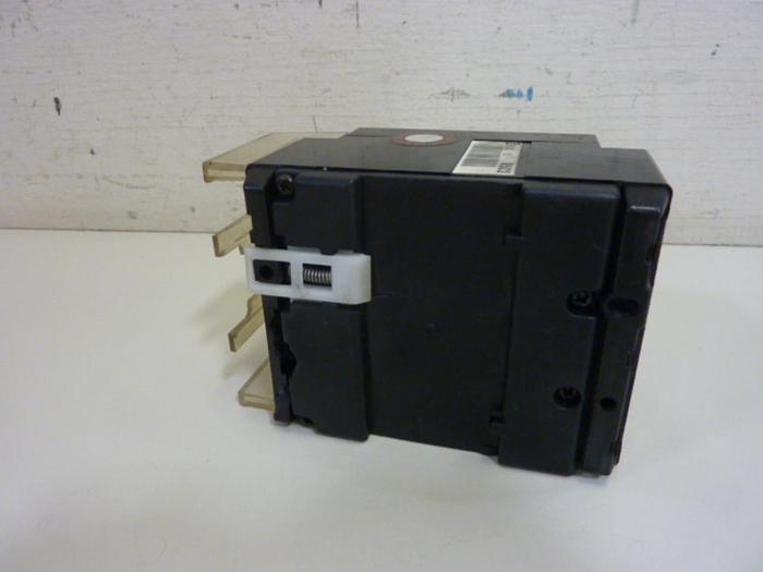 Used FUJI ELECTRIC 15 Amp Circuit Breaker EA33-15 #64352
