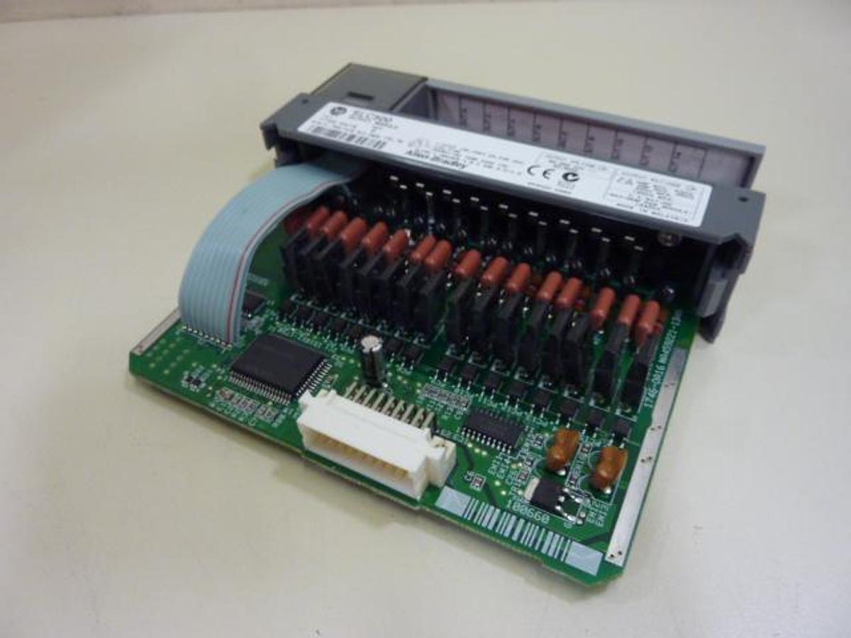 Used ALLEN BRADLEY Output Module 1746-OA16 SER D Used