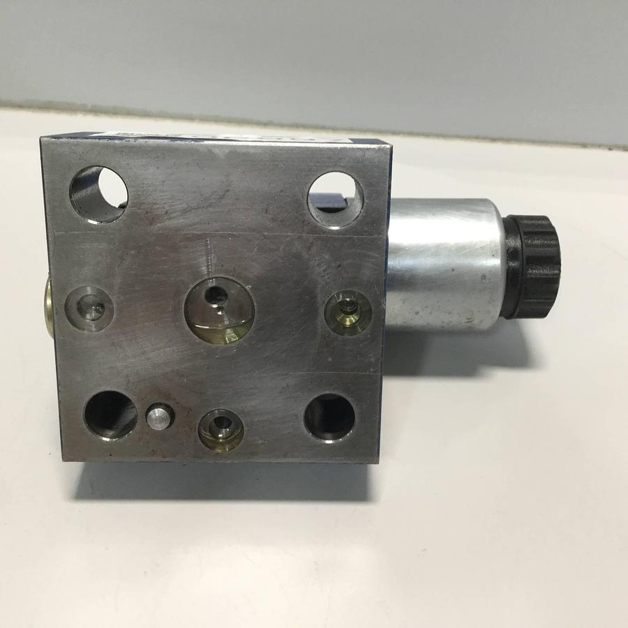 Used REXROTH Valve 4WE6D62EG24N9K4 Used