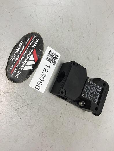 Used SCHMERSAL Safety Interlock Switch AZ15ZVR #123086