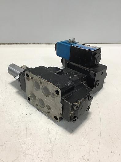 Used VICKERS DG4V-3-7A-M-U-H7-60 Valve Used #139927