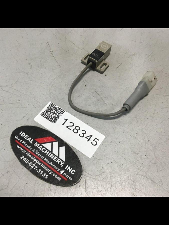 Used FUJI ELECTRIC Proximity Switch PE-B4D3 USED