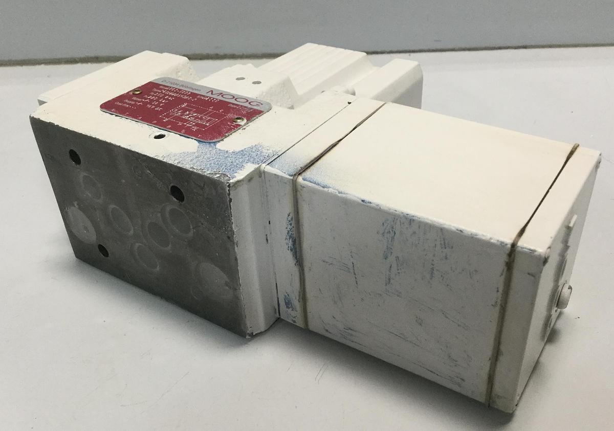 Used MOOG D661-5009 SERVO JET HYDRAULIC VALVE USED 